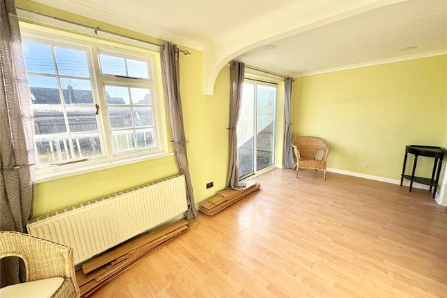 4, St. Matthews Close, Evesham photo 4