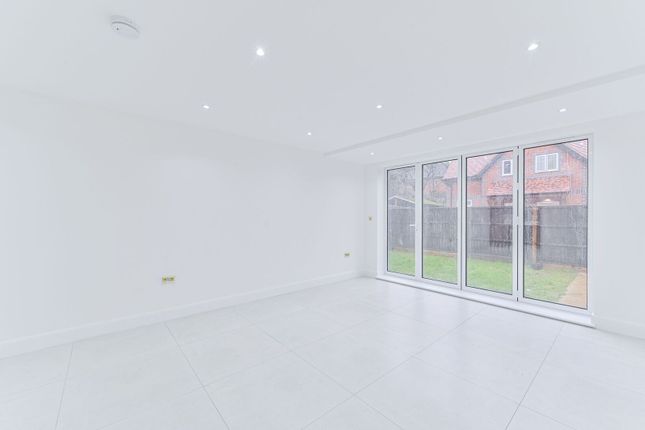 3-bed house on Kingswood Way, Sanderstead, £650,000