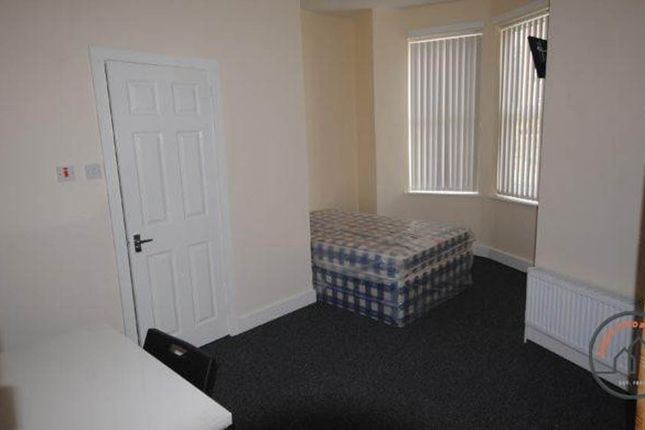 Terraced house to rent in Beechwood Mount, Leeds