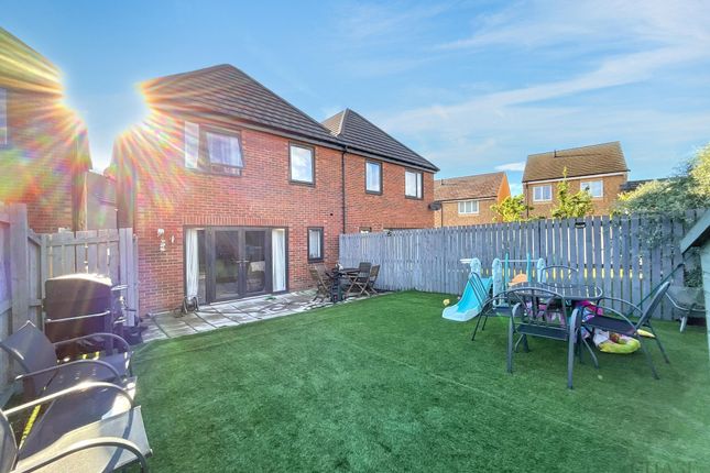 12 Nightingale Avenue, Hebburn photo 3
