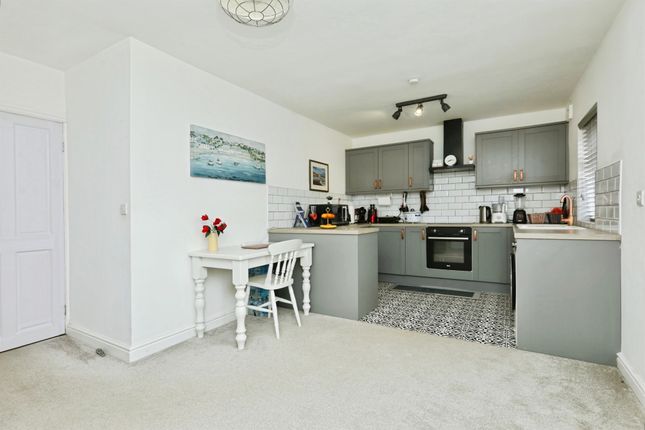 26, Kendal Close, Worksop photo 3