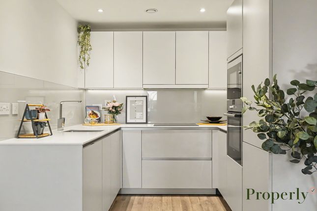 Apt 17, 5 Gaumont Place, London photo 3