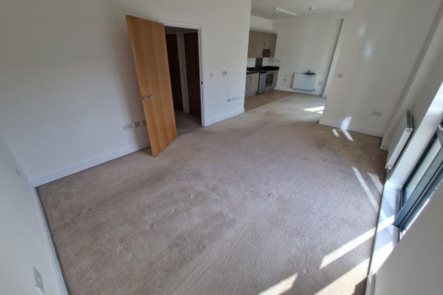 Flat, 19, Centric Close, Oval Road, London photo 2
