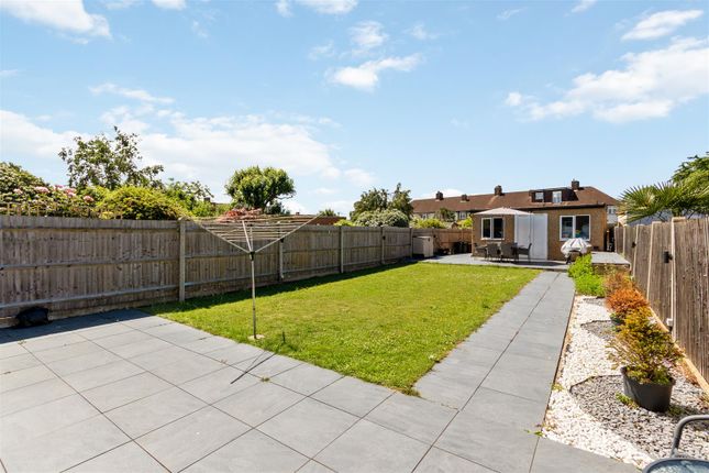 54, Camborne Road, Morden photo 2