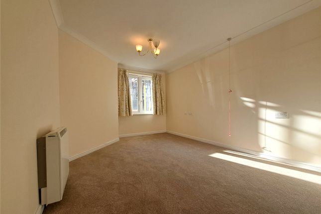 Flat 17, Barnes Wallis Court, 28, Oyster Lane, West Byfleet photo 3