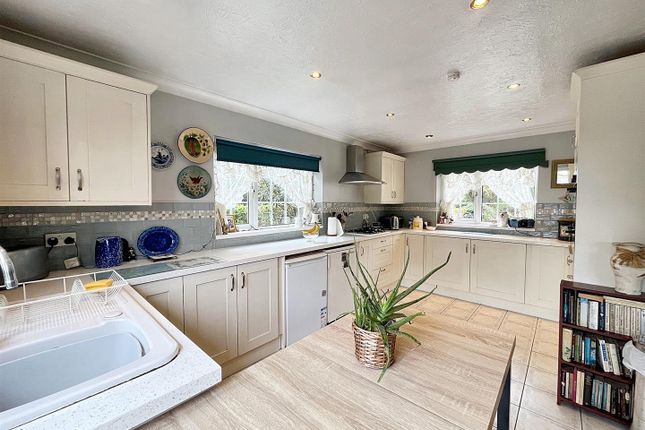 Glandwr, Beach Road, Newport photo 3