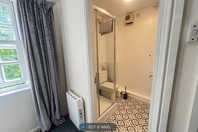 Flat, Benedict Court Monk St, Abergavenny photo 3