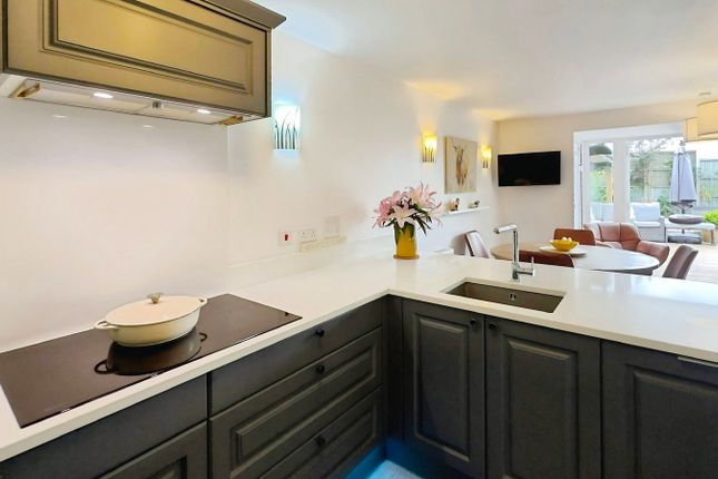 19, Lidgett Lane, Nottinghamshire photo 3