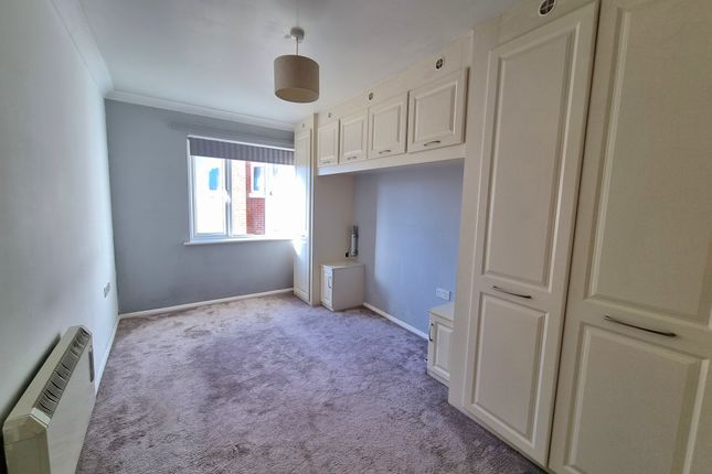 Flat to rent in Forton Road, Gosport