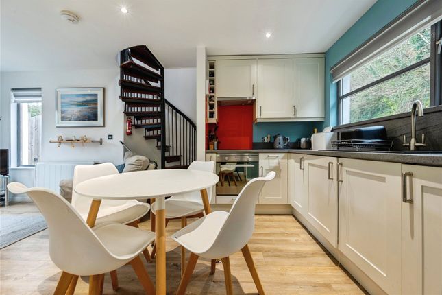 7, Saints Way, Wadebridge photo 2