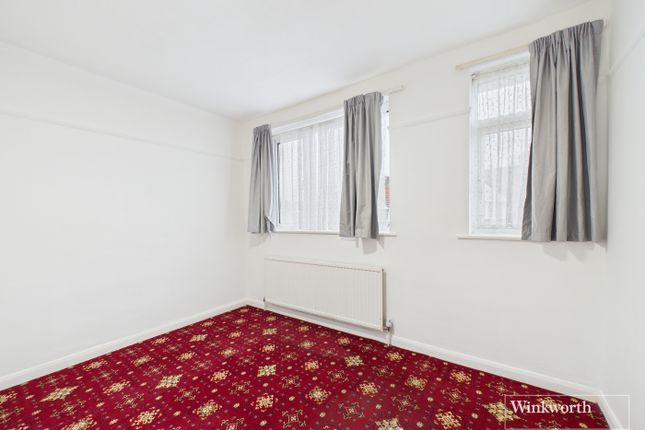 31, Glebe Crescent, Middlesex photo 4