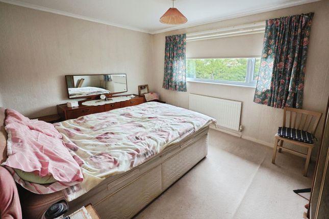37, Carisbrooke Crescent, Bishop Auckland photo 4