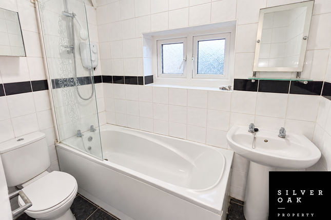 17 Bond Avenue, Llanelli photo 4