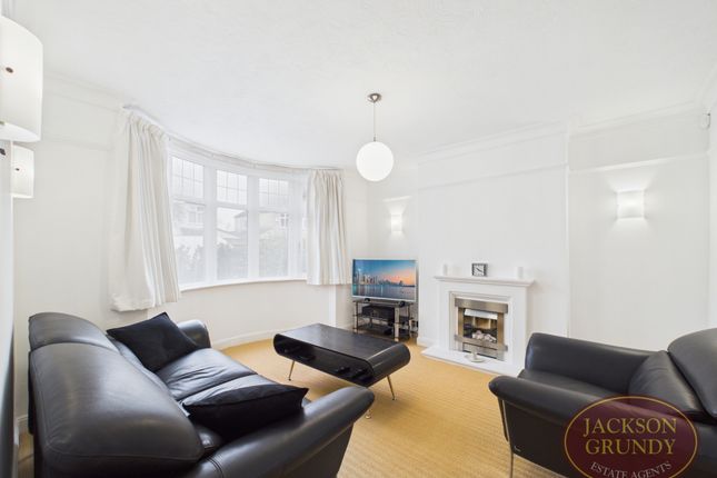 26, Bush Hill, Northampton photo 2