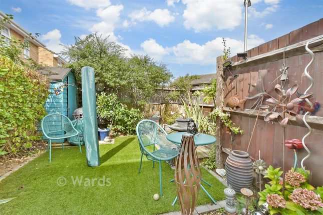 17, Embassy Close, Gillingham photo 2