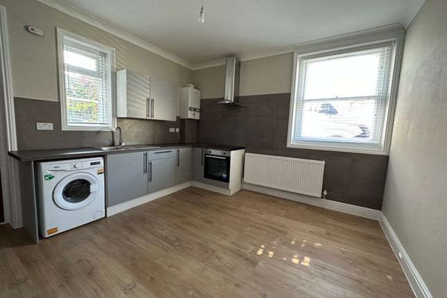 Thumbnail Flat to rent in Albert Road, Chatham