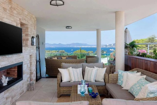 Penthouse for sale in Antibes, 06600, France