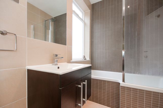 16B, Jessamine Road, London photo 4