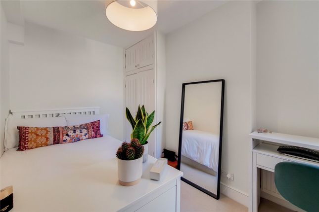 Flat to rent in Airedale Road, Balham, London