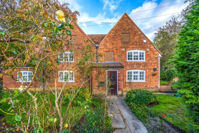 Thumbnail Detached house for sale in Chertsey Road, Addlestone