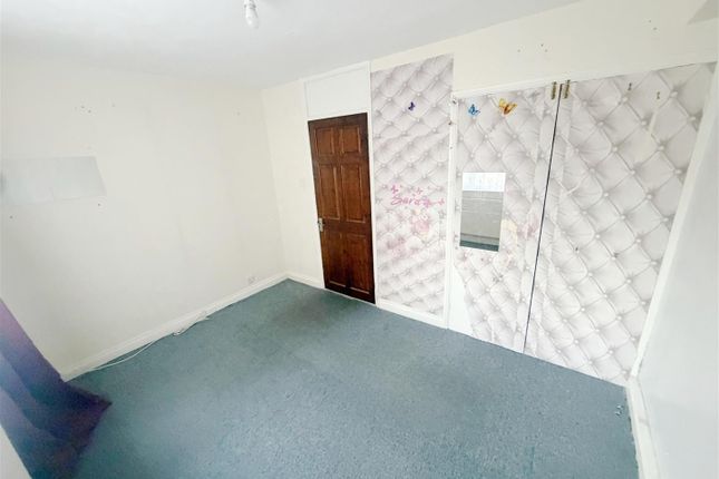 Flat 9, Rutland House, The Farmlands, Northolt photo 4