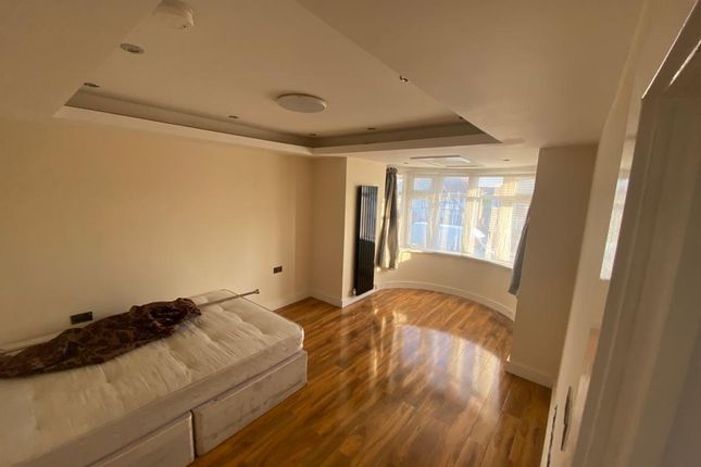 512A, Kenton Road, Harrow photo 5