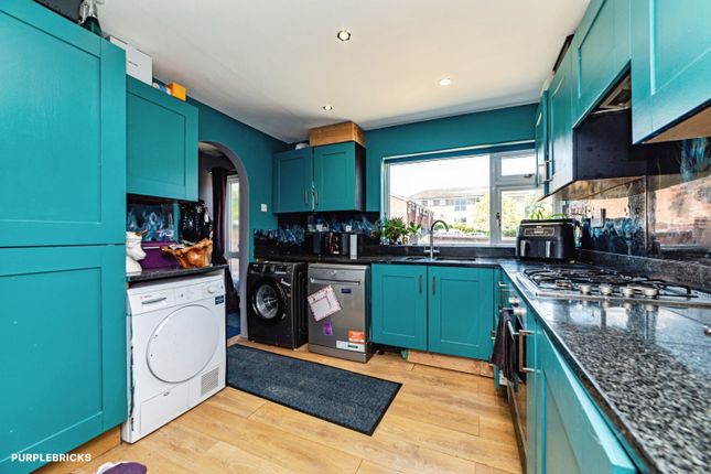 24, Stephens Road, Tadley photo 4
