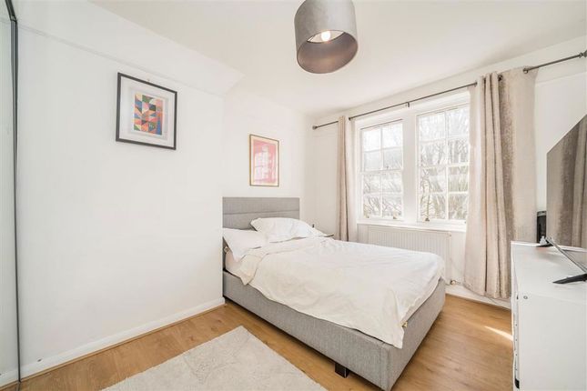 Flat 8, T Block, Peabody Estate, London photo 2