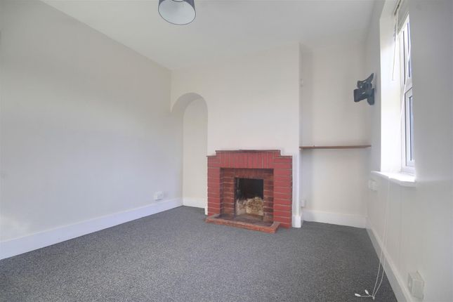 Terraced house to rent in Oxford Road, St. Ives, Huntingdon