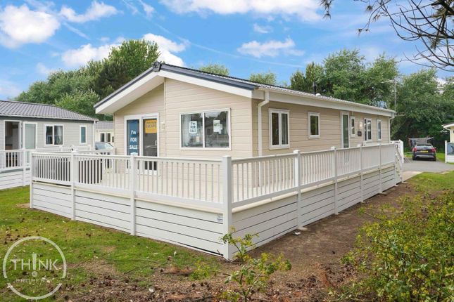 3-bed caravan on Coast Road, Lowestoft, £109,995