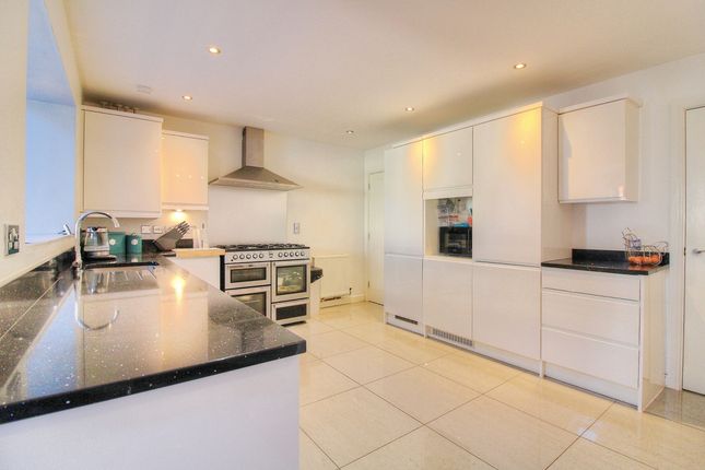 19, Bridle Avenue, Bristol photo 2