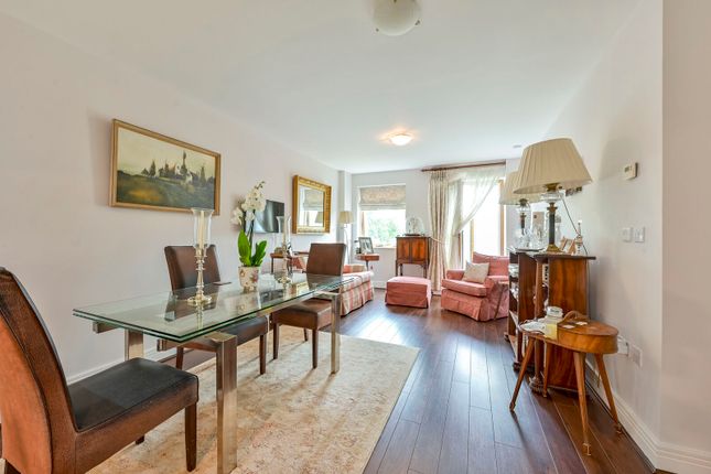 1 Holford Way, Putney photo 2