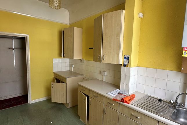 7b, Rosehill Road, London photo 5