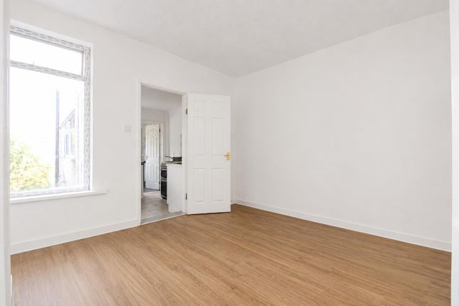 64, Belsize Avenue, Peterborough photo 3