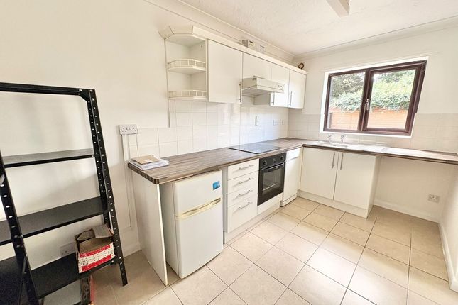 Flat 2, Ivory Court Star Mews, Peterborough photo 3