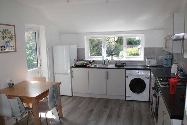 36 , Conyers Road, London photo 3