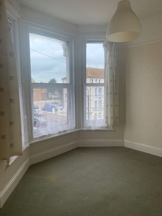 Flat to rent in Harold Road, Cliftonville, Margate