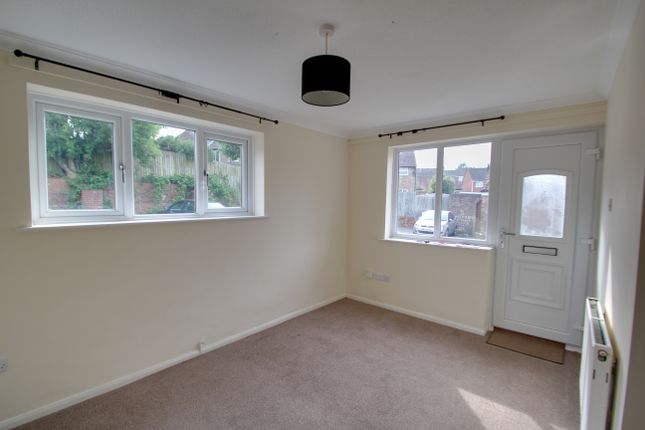 11, Bridge Close, Leicester photo 2