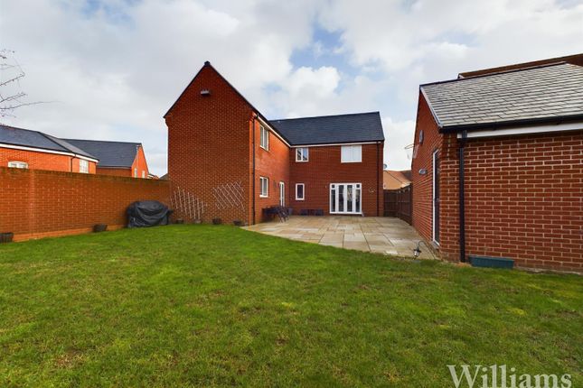 Detached house for sale in Quindell Close, Berryfields, Aylesbury