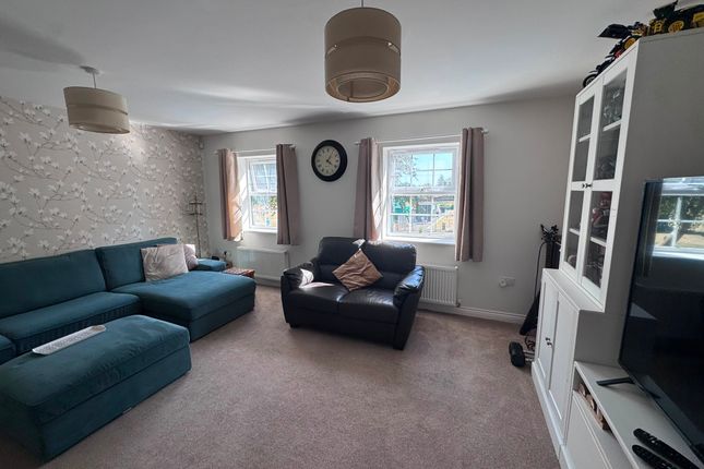 10, Mayfield Avenue, Bradford photo 2