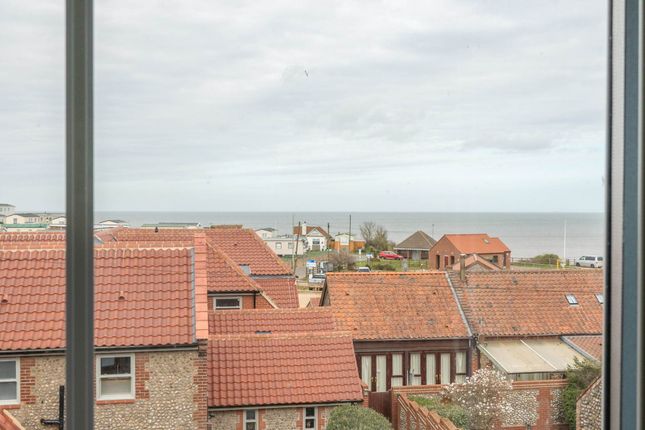 Wynnson, High Street, Cromer photo 4