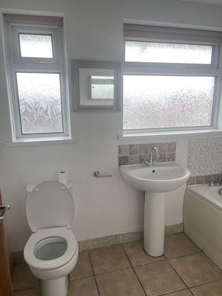 90, Sanctuary Way, Grimsby photo 4