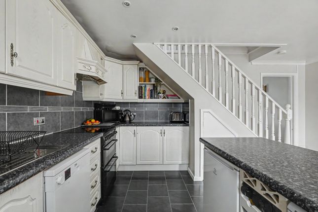 754, Meresborough Road, Medway photo 4
