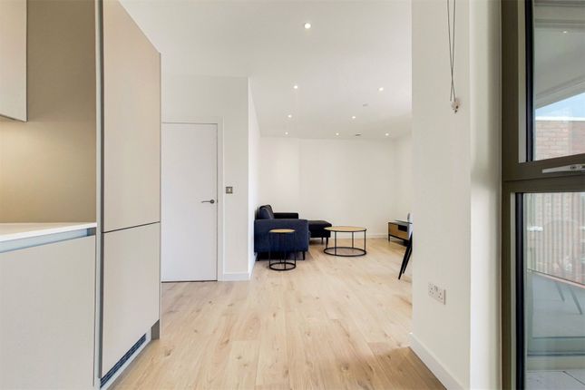 Flat 24, Pennant House,, 37 Atlantis Avenue, London photo 4