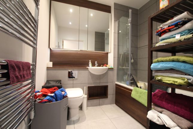 Flat 27, Welford Court, Edgware photo 5