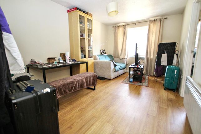 1 Springside Court, Josephs Road, Guildford photo 2