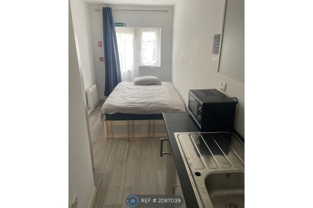 Room to rent in Toorack Road, Harrow