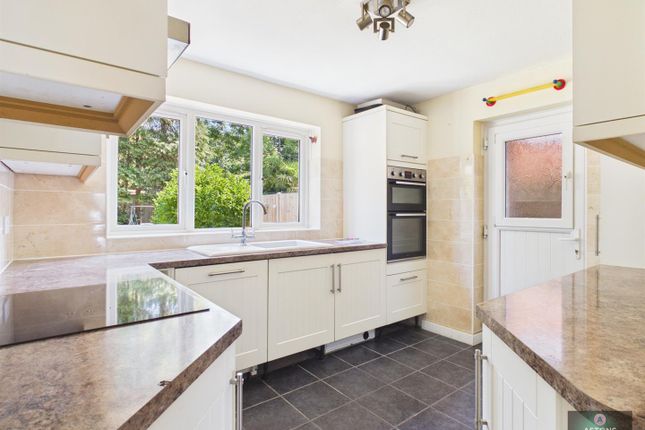 23, Harewood Close, Crawley photo 2