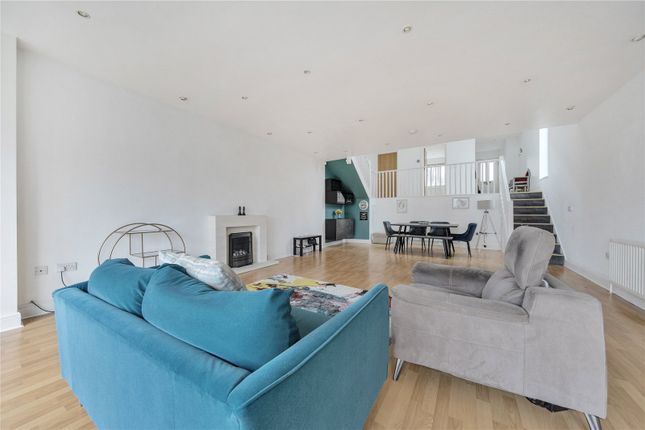 4-bed house on 36b, Sutherland Avenue, Westerham, £650,000