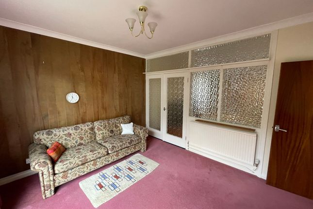 6 Maes Rhedyn, Port Talbot photo 4